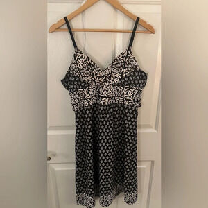 Women’s Charlotte Russe Black and White Tie Back Dress Size Large